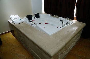Bouery Hotel Kfar Yassine Luaran gambar